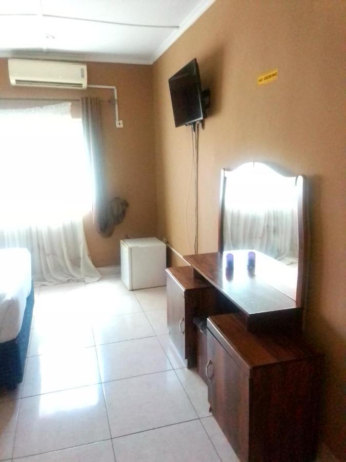 Eland Lodge Ливингстон Экстерьер фото